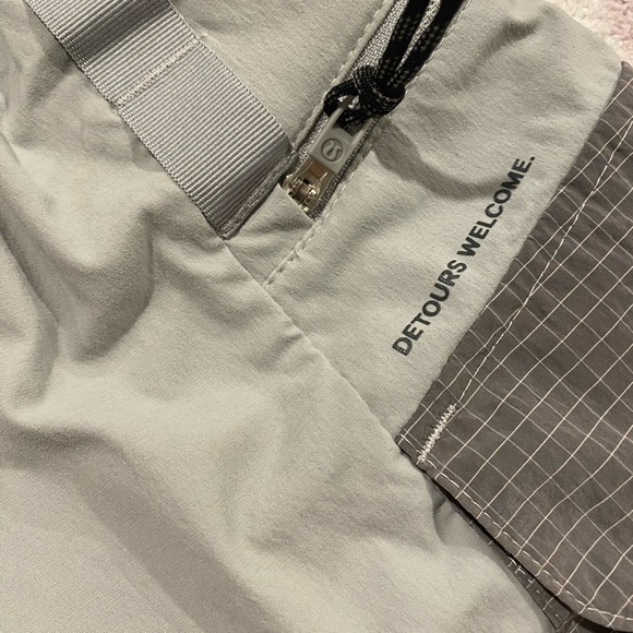 Lululemon Multi-Pocket Cargo High-Rise Hiking Short 5" size 4 - Picture 13 of 15